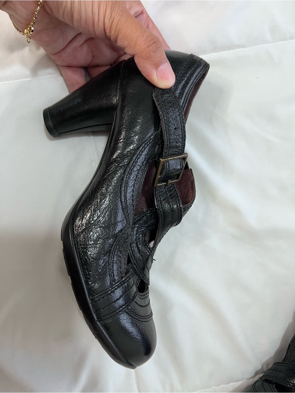 Índigo Black Leather Mary Jane Buckle Shoes size 6.5